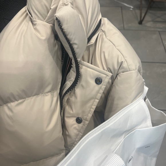 Aritzia Jackets & Coats Limited Edition Aritzia Puffer Jacket